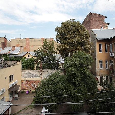 Buk Apartments On Doroshenka 29 Lviv Extérieur photo