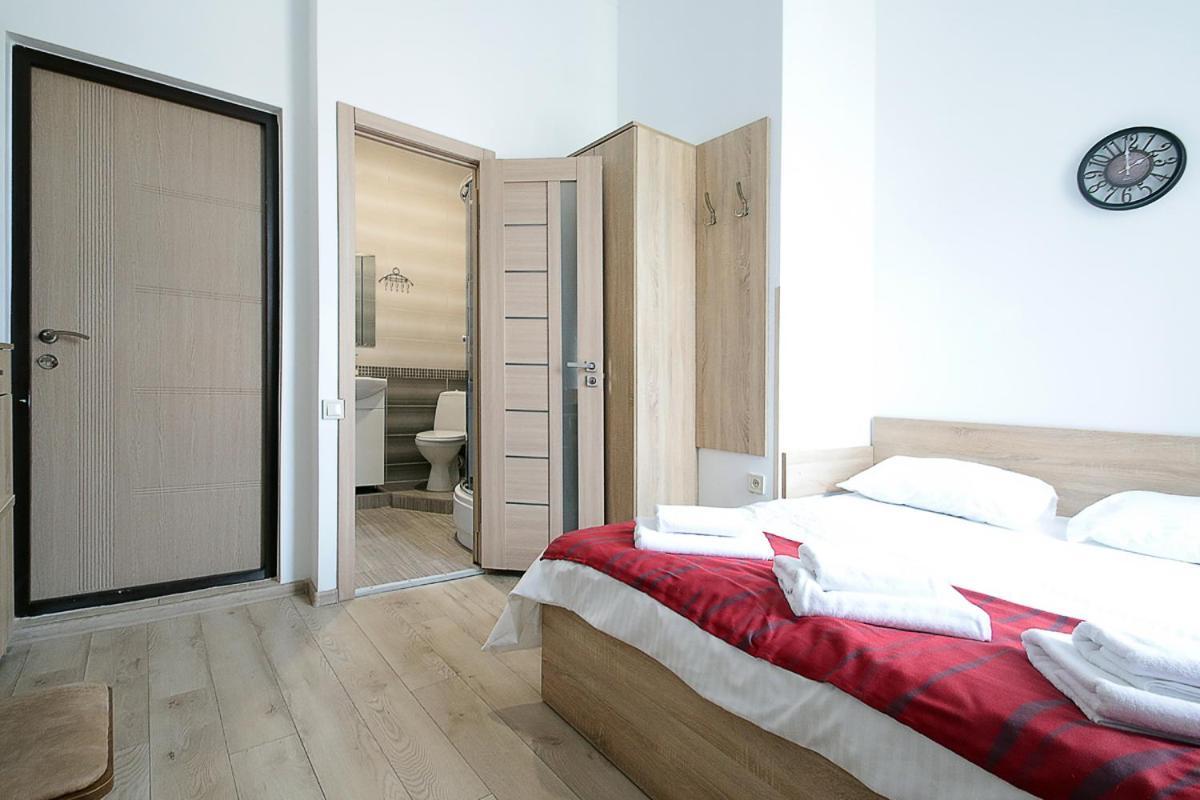 Buk Apartments On Doroshenka 29 Lviv Extérieur photo