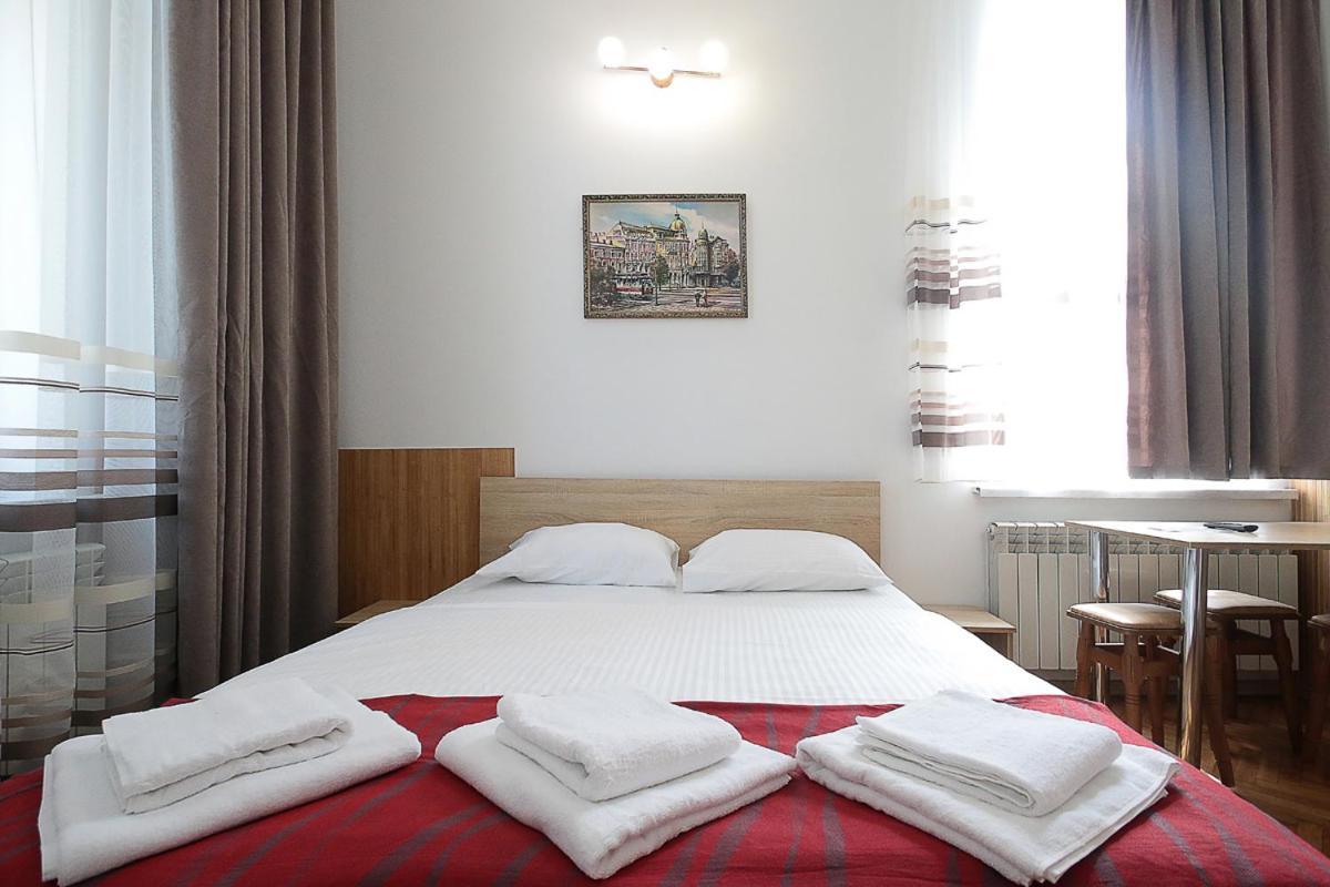 Buk Apartments On Doroshenka 29 Lviv Extérieur photo
