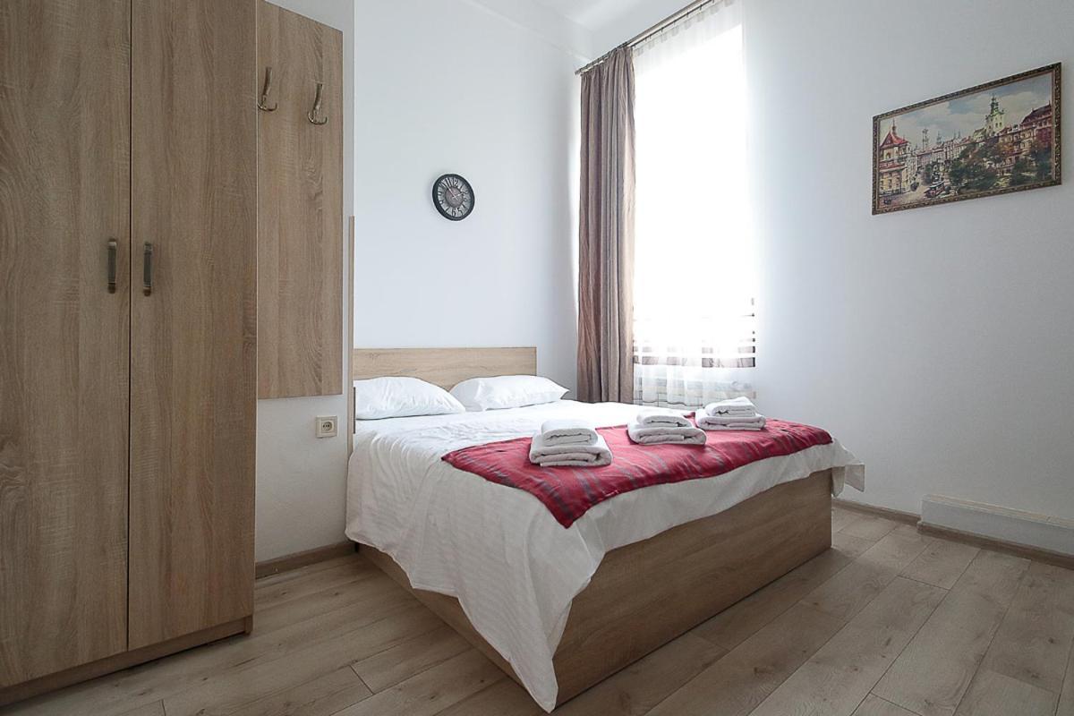 Buk Apartments On Doroshenka 29 Lviv Extérieur photo