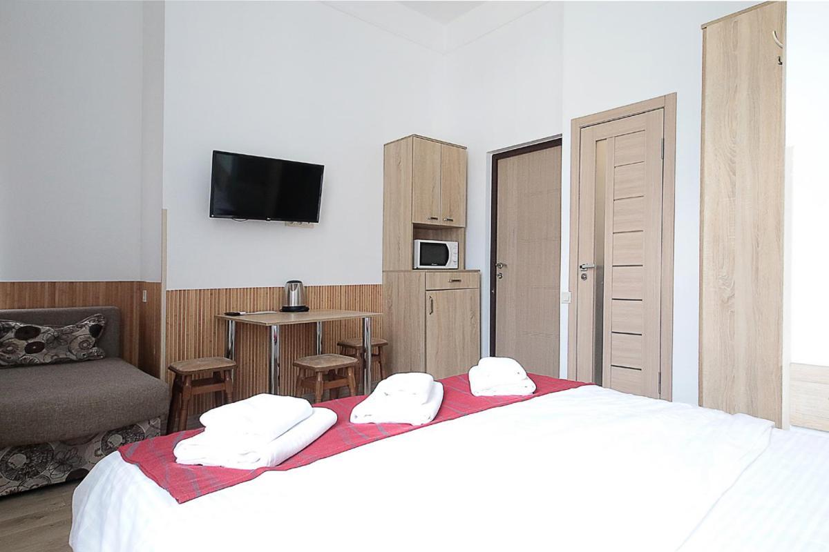 Buk Apartments On Doroshenka 29 Lviv Extérieur photo