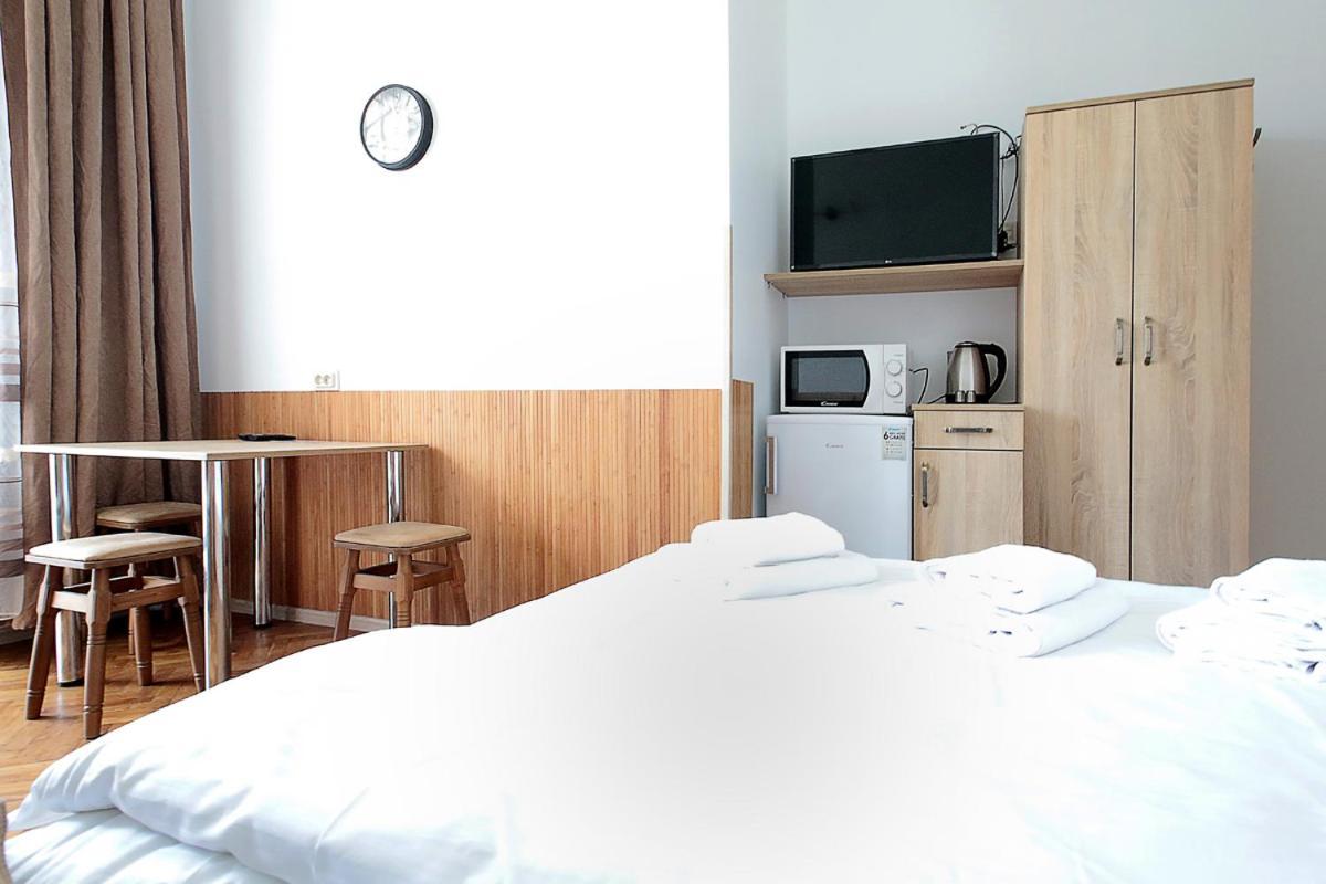 Buk Apartments On Doroshenka 29 Lviv Extérieur photo