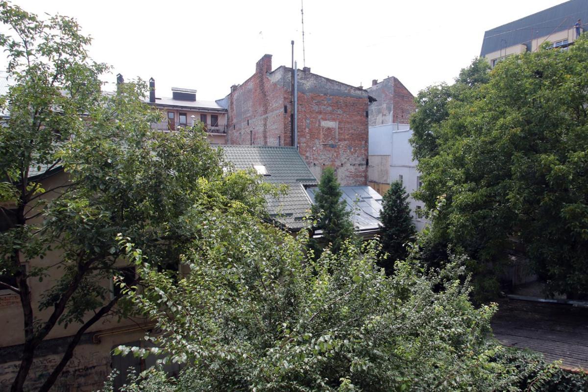 Buk Apartments On Doroshenka 29 Lviv Extérieur photo