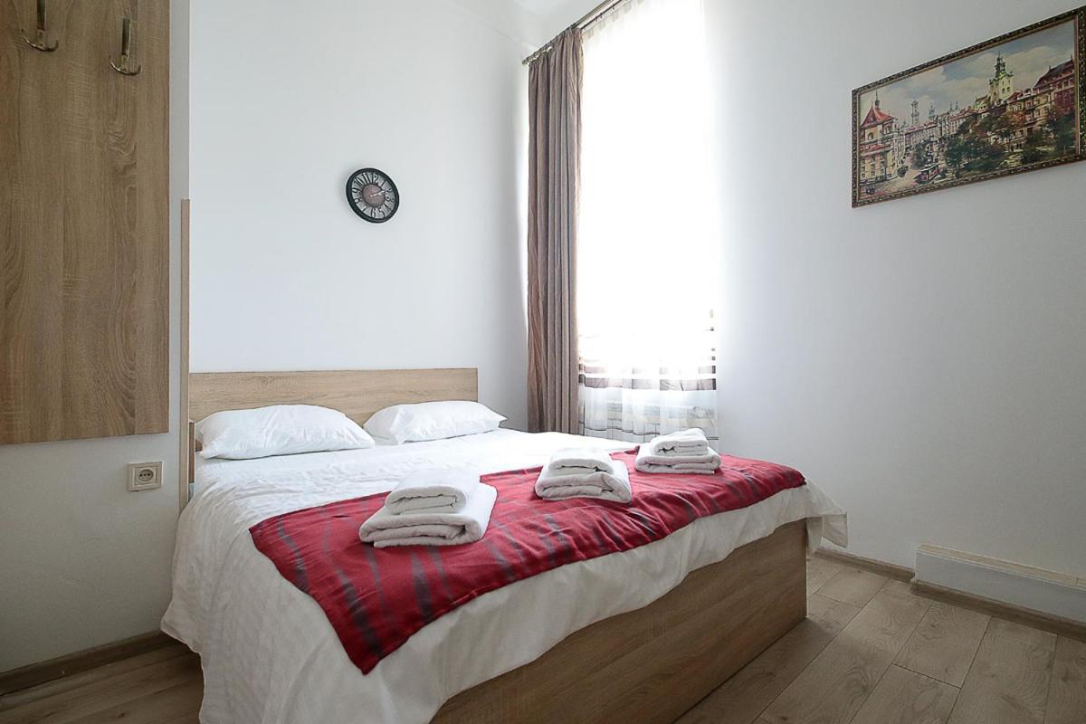 Buk Apartments On Doroshenka 29 Lviv Extérieur photo