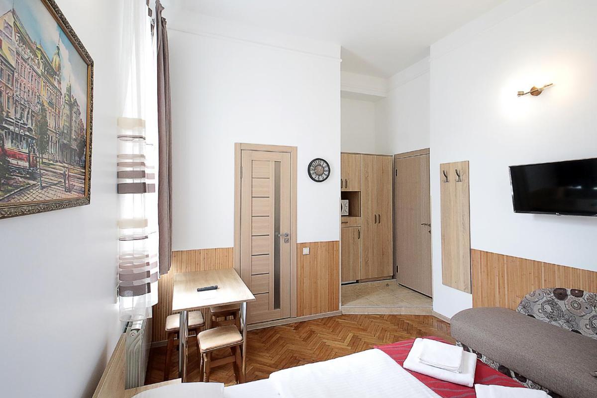 Buk Apartments On Doroshenka 29 Lviv Extérieur photo