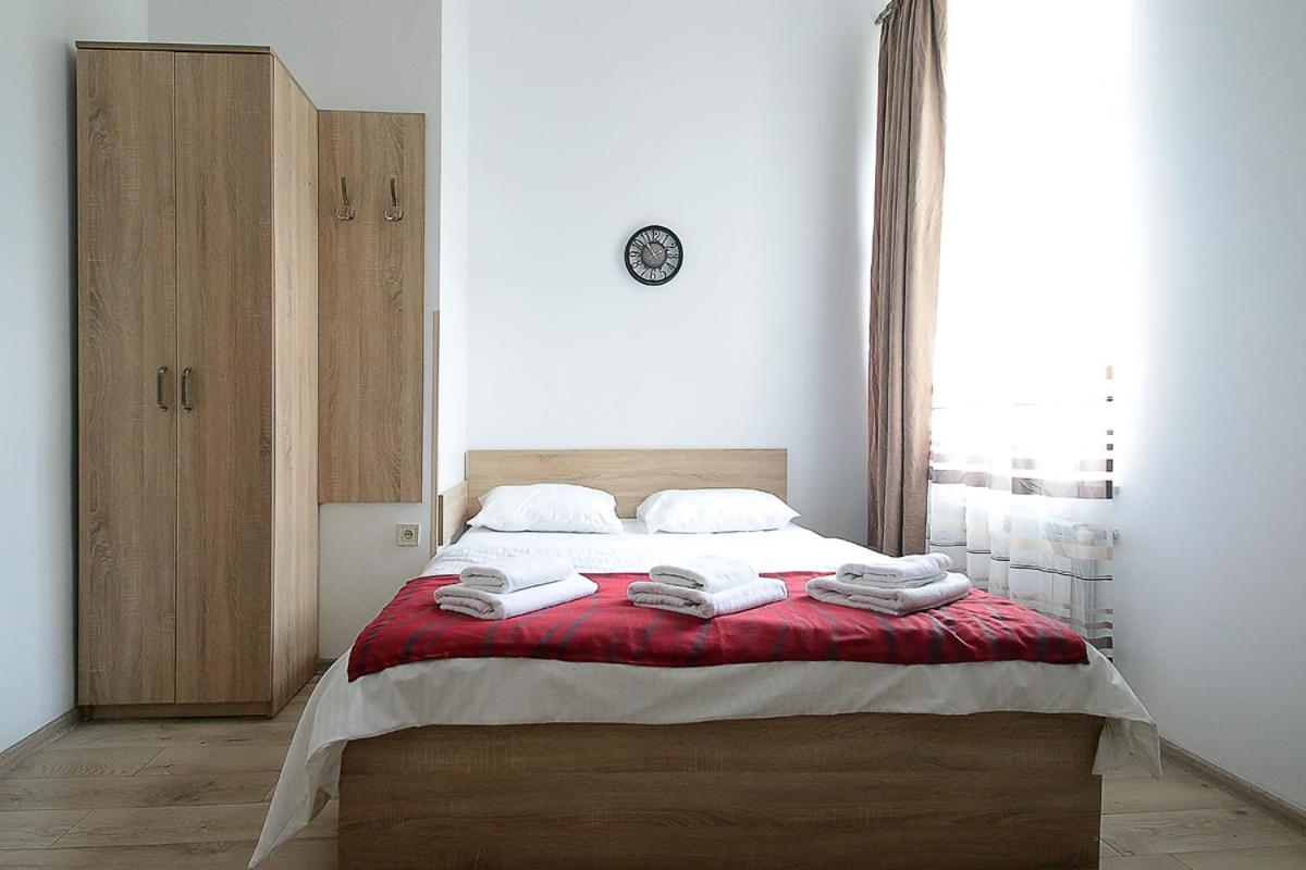 Buk Apartments On Doroshenka 29 Lviv Extérieur photo