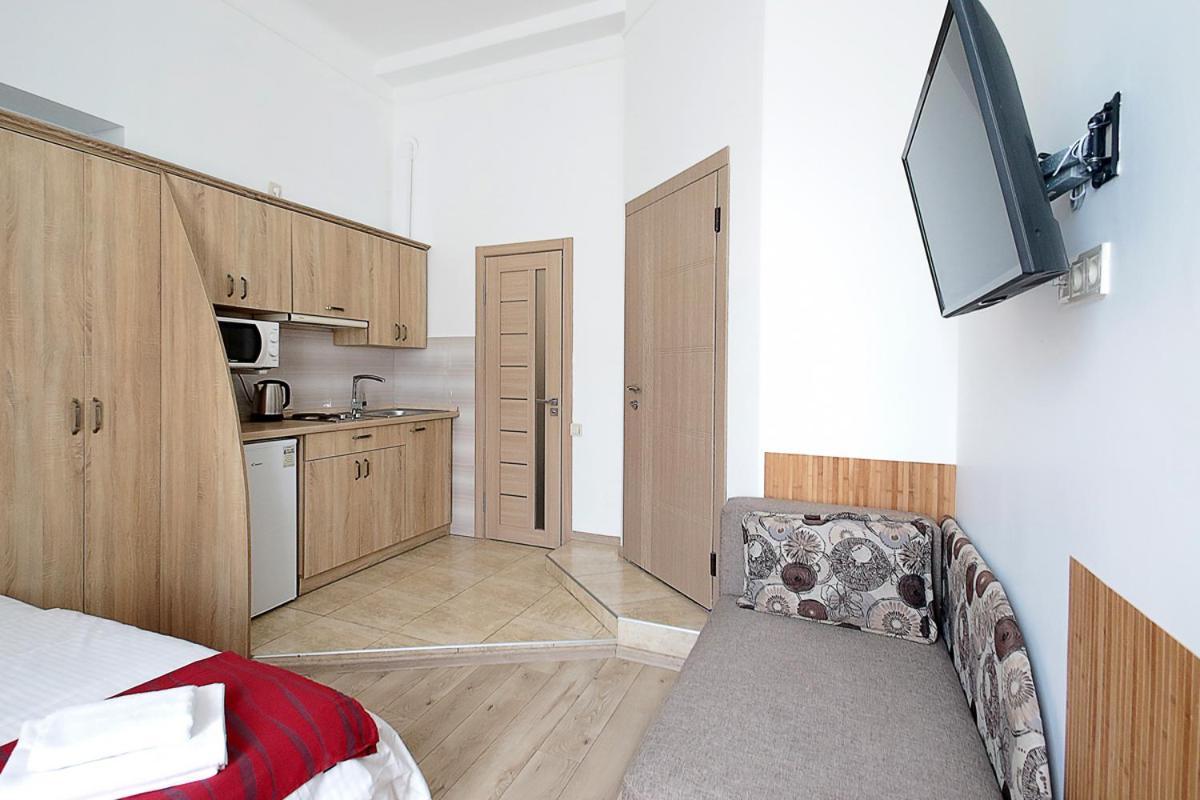 Buk Apartments On Doroshenka 29 Lviv Extérieur photo