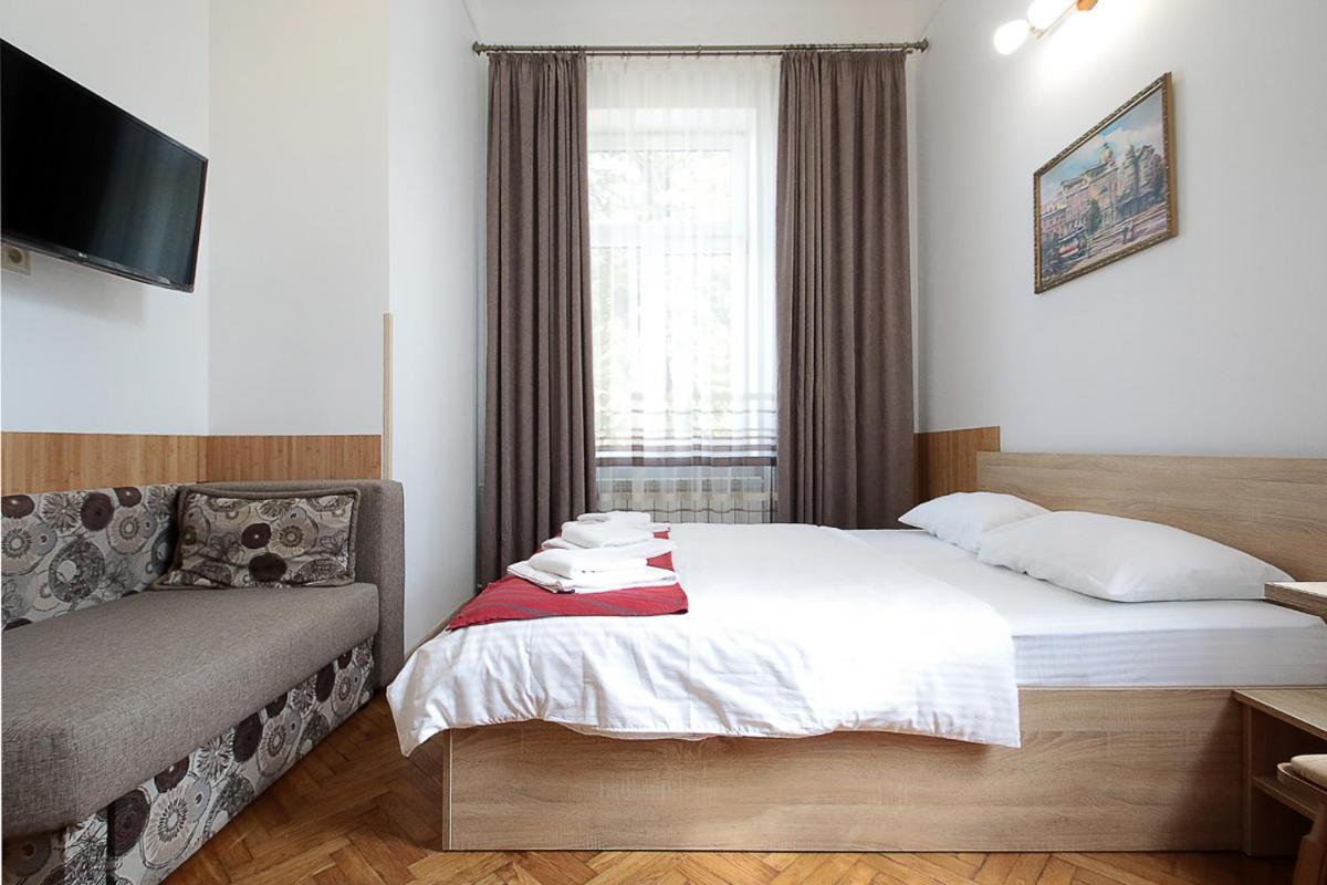 Buk Apartments On Doroshenka 29 Lviv Extérieur photo
