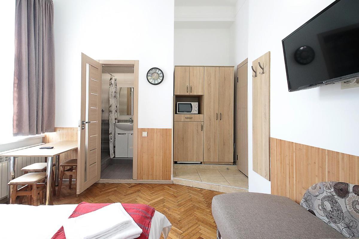 Buk Apartments On Doroshenka 29 Lviv Extérieur photo