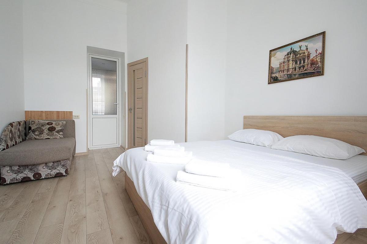 Buk Apartments On Doroshenka 29 Lviv Extérieur photo