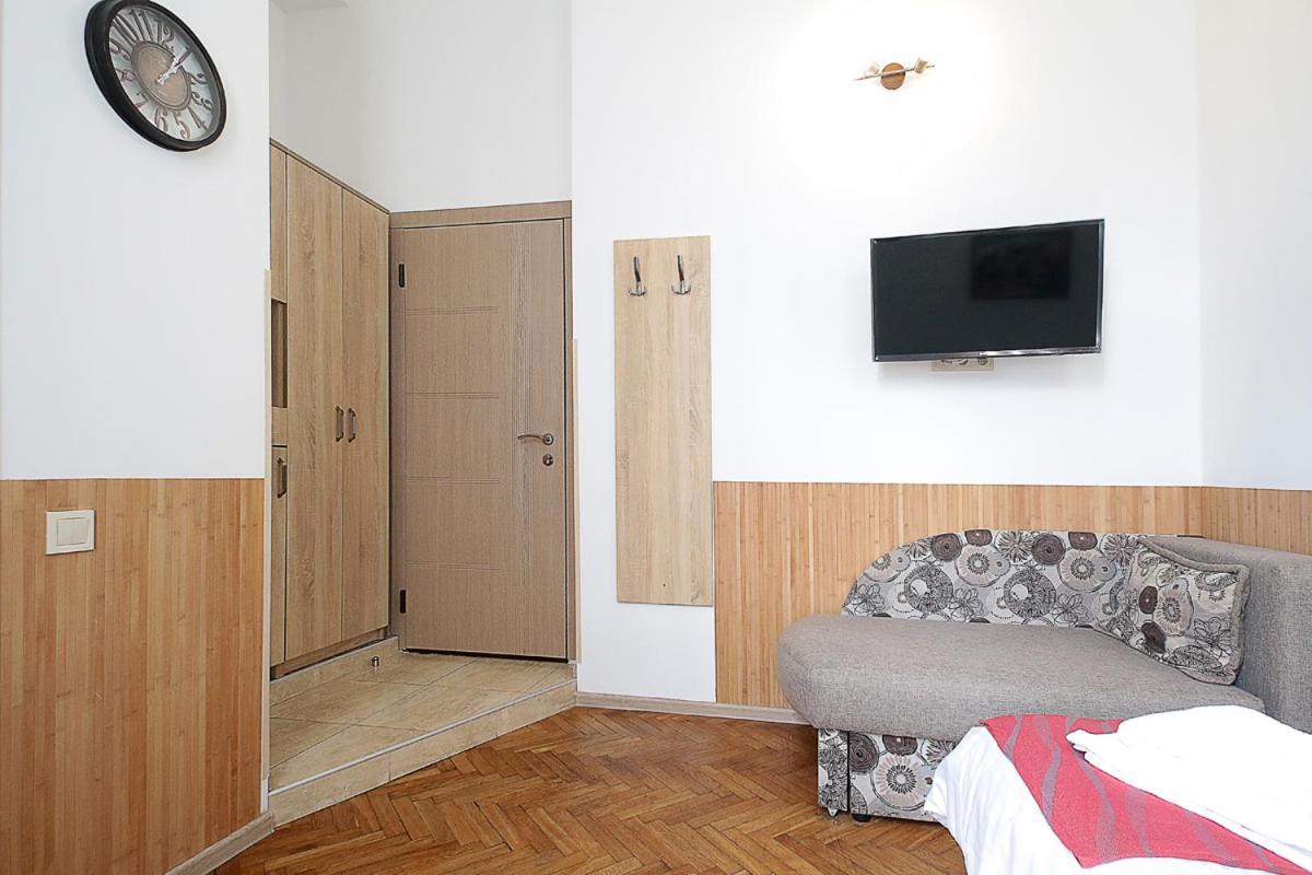 Buk Apartments On Doroshenka 29 Lviv Extérieur photo